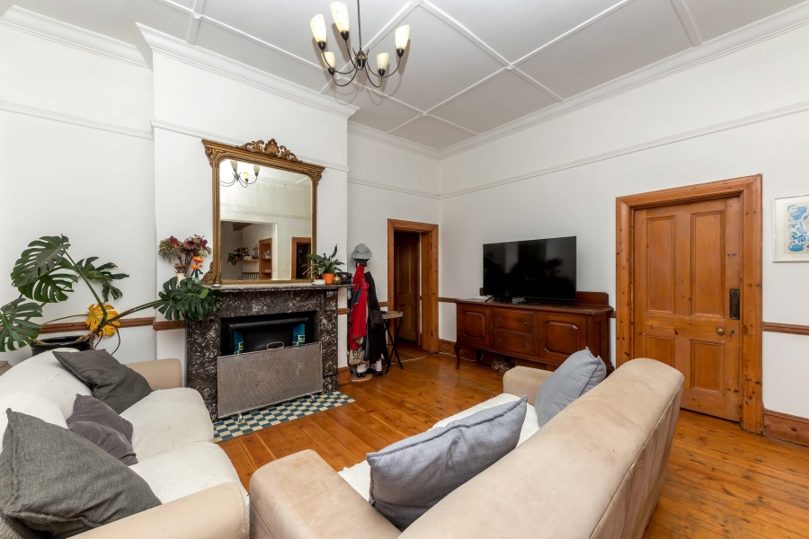 To Let 4 Bedroom Property for Rent in Vredehoek Western Cape